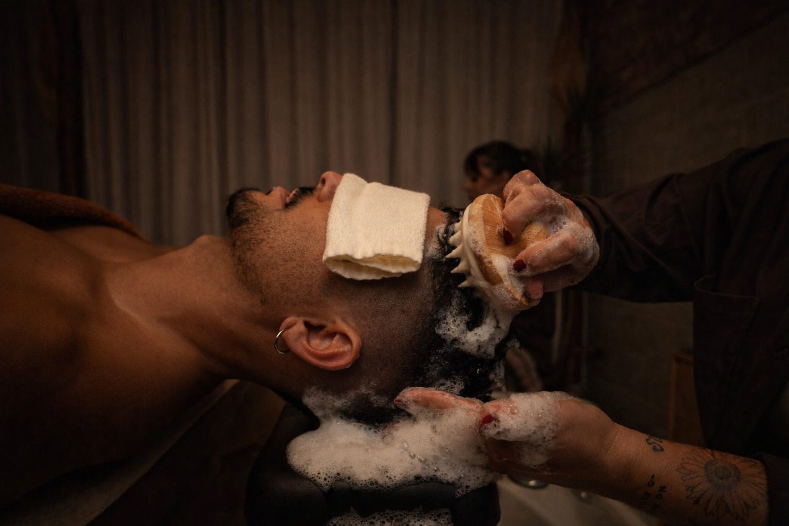 Beneficios del spa capilar y el masaje craneal